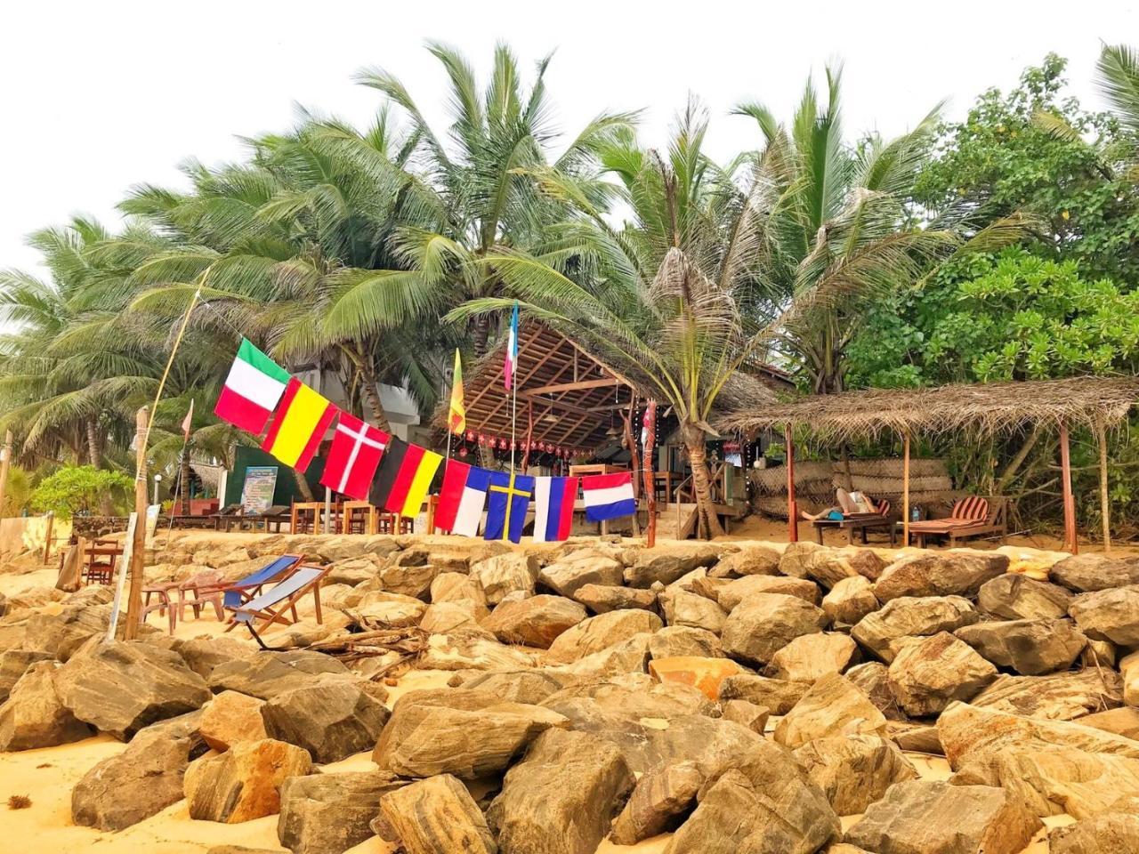 Bed and Breakfast Panorama Rock Cafe Tangalle Exterior foto